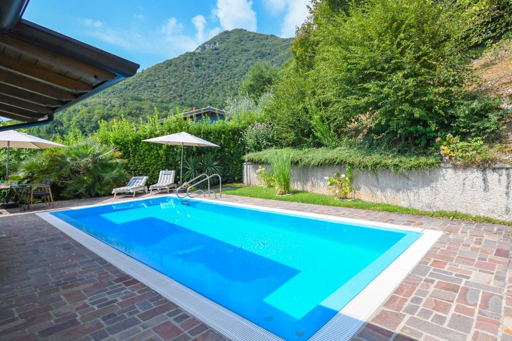 Ferienhaus mit Pool "Villa Rondine" Mezzane am Gardasee